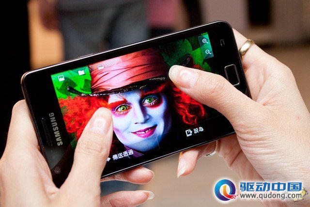 【6 月新机速报】Galaxy S II vs. Sensation 双核强机对决！
