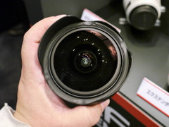 佳能EF 8-15mm F4L Fisheye USM实物图
