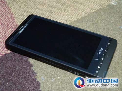 MOTO双核DROID X2闪亮入市 定价仅售3900元点击图片进入下一页