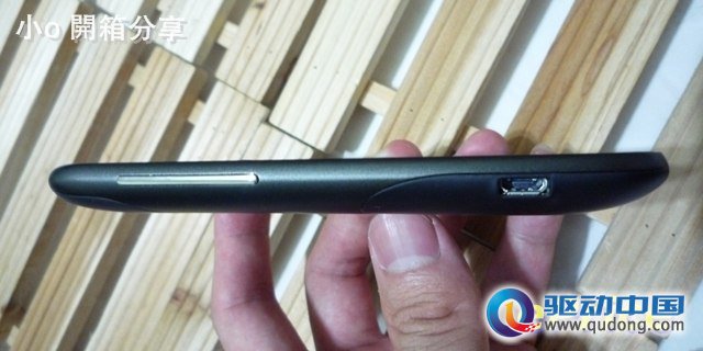 【小o 开箱分享】 hTC Sensation开箱文／感动机开箱文！外型介绍+盒装配件全览