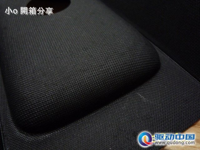 【小o 开箱分享】 hTC Sensation开箱文／感动机开箱文！外型介绍+盒装配件全览