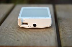 白色双子星 体验索尼爱立信ST15i、SK17i新机