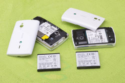 白色双子星 体验索尼爱立信ST15i、SK17i新机