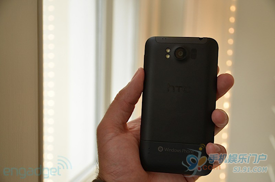HTC芒果系统新机Titan真机图赏