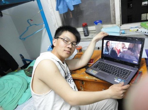 学生机大战持续升级，彪悍的小y傲然独立 