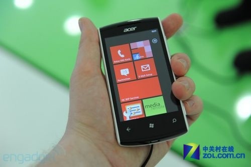 三大运营商热脸贴苹果 眼里只有iPhone5？ 