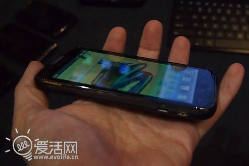 双核先驱升级 摩托罗拉正式发布ME865 Atrix 2代