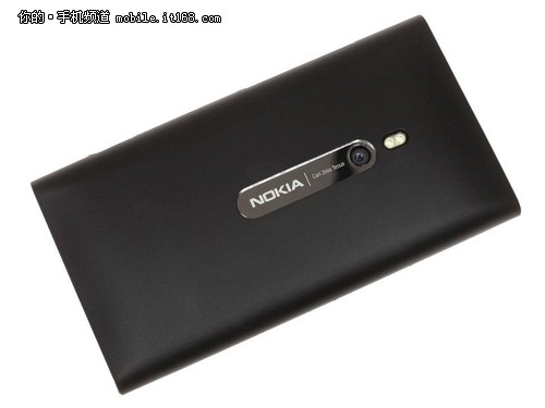 诺基亚Lumia800 推出蝙蝠侠前传特别版