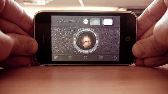 iPhone提供了良好的拍照体验和成像效果，大有取代低端卡片机之势