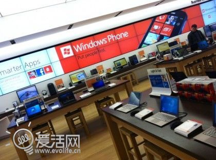 白色Lumia 900如期而至 微软商店现已提供预订