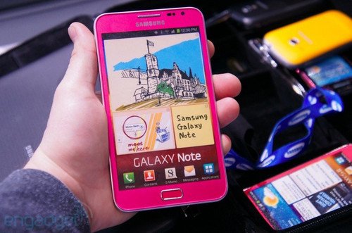 巨屏双核 粉色版Galaxy Note真机图赏