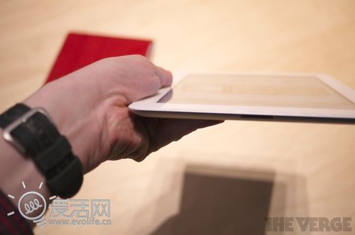 屏幕如同刀割般锐利 新一代iPad真机上手试玩