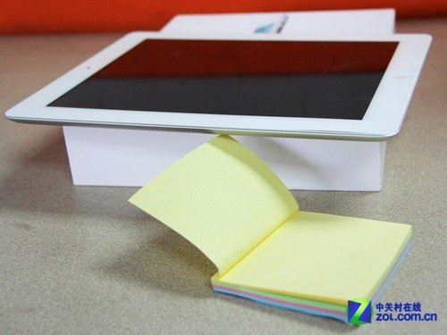 国行iPad 2面板曝新缺陷：缝隙可插纸片