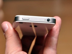 图为 苹果iPhone 4S