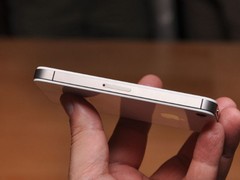图为 苹果iPhone 4S
