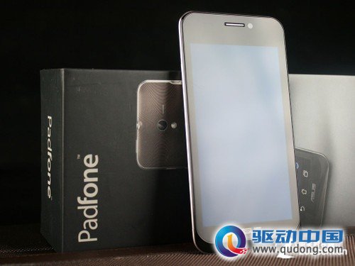 图：华硕PadFone正面相当的帅气