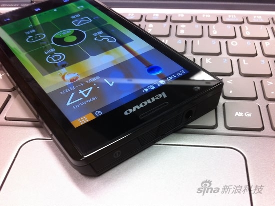 英特尔X86先锋 联想K800现场简评