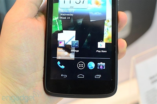 另类后背设计 宏基三款Android手机亮相