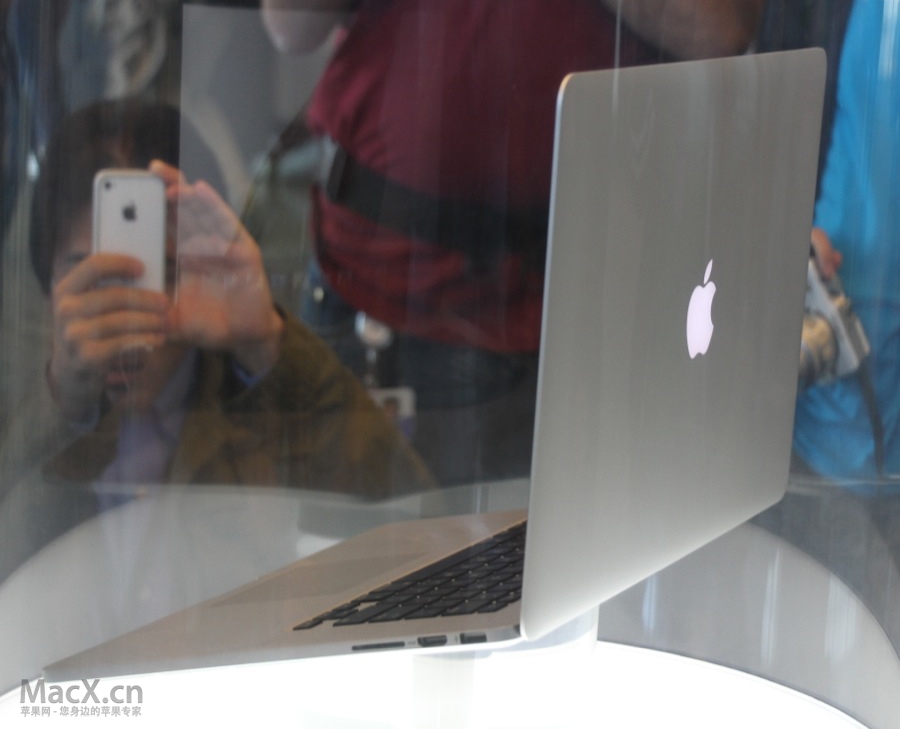 12.06.11-MBP-1.jpg
