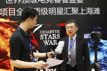 Starswar技嘉获突出贡献奖  超耐久主板上演Showtime 