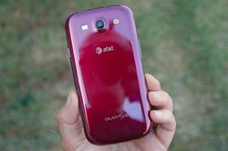 吸引妹子用红色 石榴红版Galaxy S III美图鉴赏