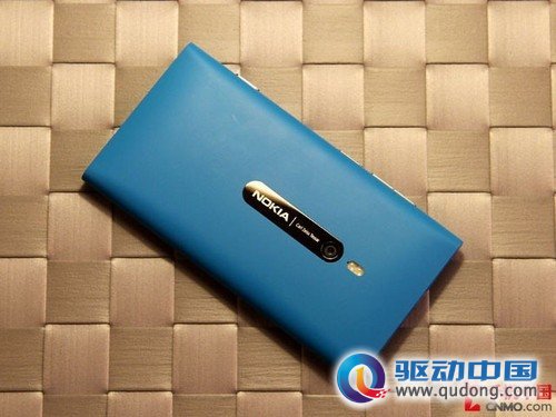 诺基亚Lumia 800破2800 时尚精致WP7机 