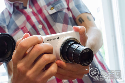 边界消融 三星Android 4.1智能相机Galaxy Camera上手玩