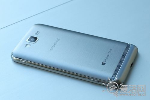微软有备胎 世界首台WP8手机三星Ativ S全面曝光