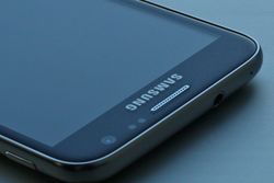 微软有备胎 世界首台WP8手机三星Ativ S全面曝光