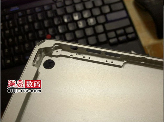 iPad mini真机现身 确定尺寸和新Dock口