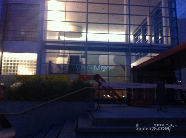 苹果已经开始为iPhone 5发布进行会场布置（多图）-img_0538.jpg