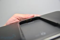 华硕公布大口径炮弹PadFone 2 上手体验与前代对比