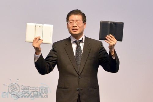华硕公布大口径炮弹PadFone 2 上手体验与前代对比