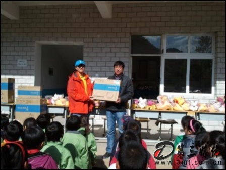 长城电脑: 点亮爱长城电脑 新浪公益扬帆计划起航