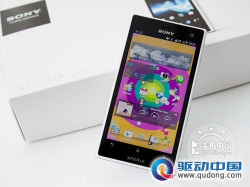 索尼LT26W:3999元； 青年 