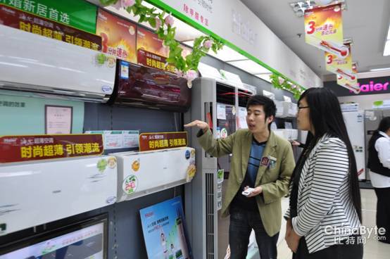 【11月2日配图】海尔空调凭借3分钟速热的领先优 势受到众多消费者的追捧.JPG