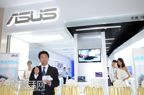 华硕中国首家体验店开业 全新Windows 8平板价格曝光