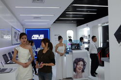 华硕中国首家体验店开业 全新Windows 8平板价格曝光