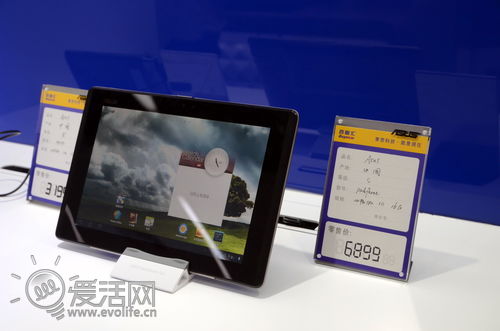 华硕中国首家体验店开业 全新Windows 8平板价格曝光