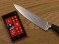 用真刀在Lumia 920上玩《水果忍者》