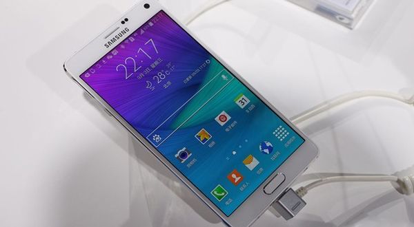 三星Galaxy Note 4发布会现场真机上手图赏