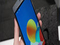 形似OPPO N1的宝丽来“自拍”手机亮相CES2015
