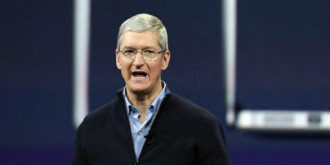 苹果“伏低做小”帮用户贴膜  iPhone6“变砖”狂扯后腿！