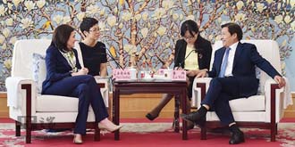 Facebook入华迫在眉睫，谁最害怕？