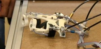 美科学家造出3D打印触觉敏感手套可用于脑瘫早期检测