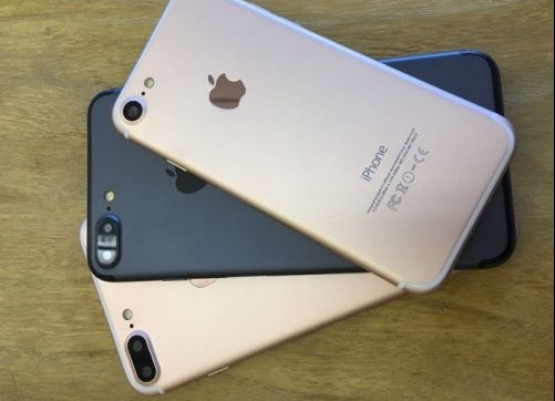 最后一张iPhone 7/Plus官方宣传图，真的没有耳机接孔