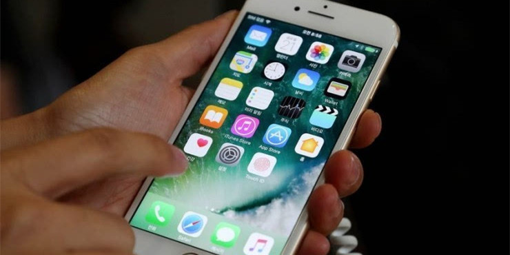 苹果遭遇供货不足 明年或只有一款iPhone 8用OLED屏