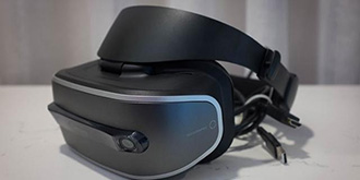 【每日科技】联想展示首款VR头盔 微信出技术故障