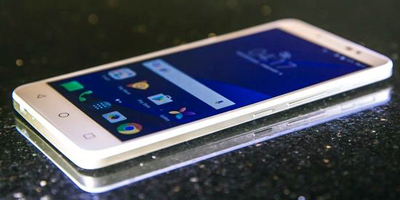 TCL亮相CES2017 :6英寸大屏阿尔卡特A3 XL发布