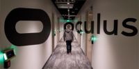 扎克伯格造访Oculus实验室：大秀前沿技术VR手套